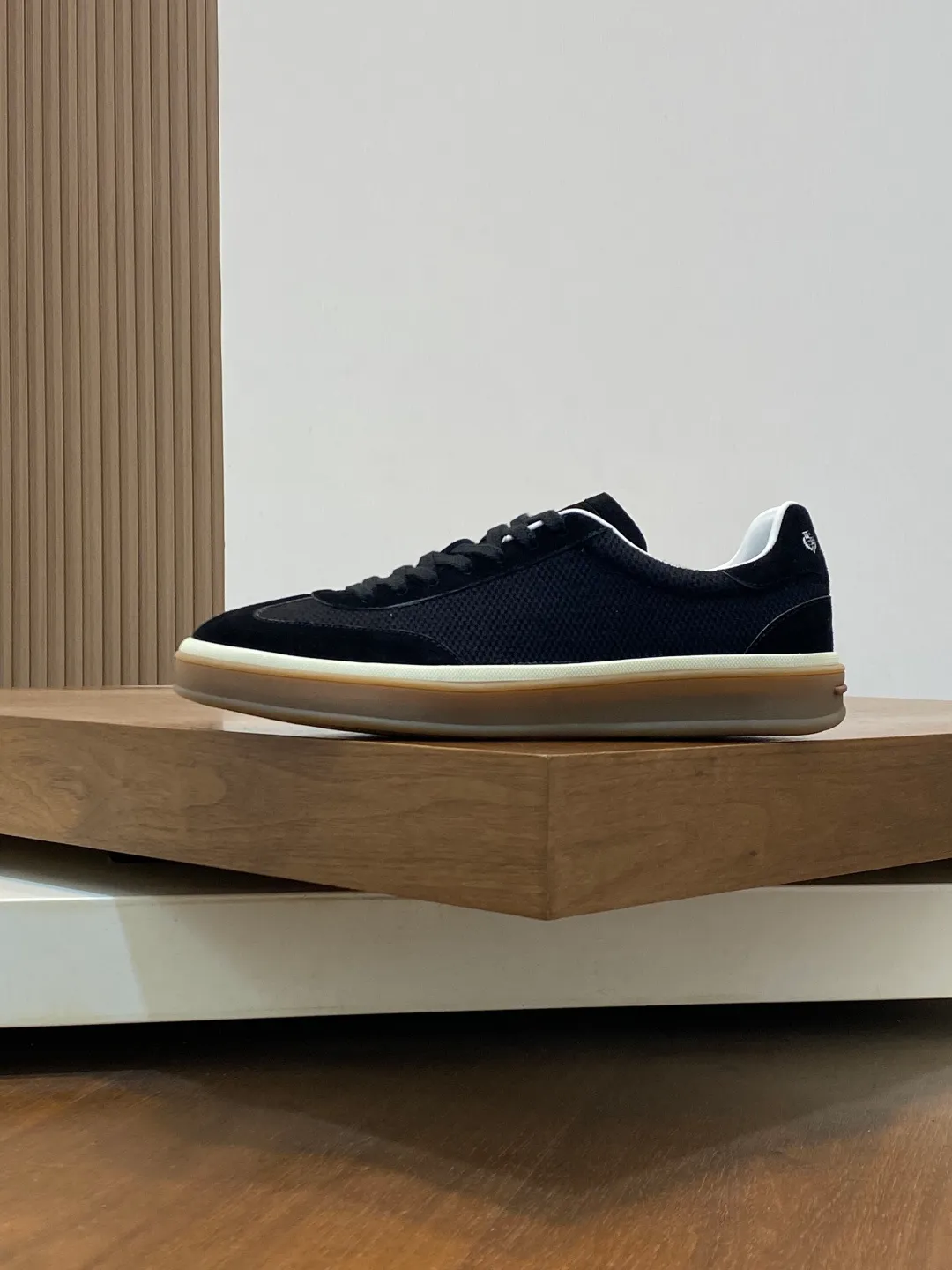 P420 Loro Piana - classic casual shoes, men's lace-up casual shoes and sneakers, high-quality lightweight and comfortable fabrics, suitable for outdoor leisure, the color scheme is young and energetic, it goes great with sportswear or casual suits! Code number: 39-44 (38, 45, 46, can be customized No. 088